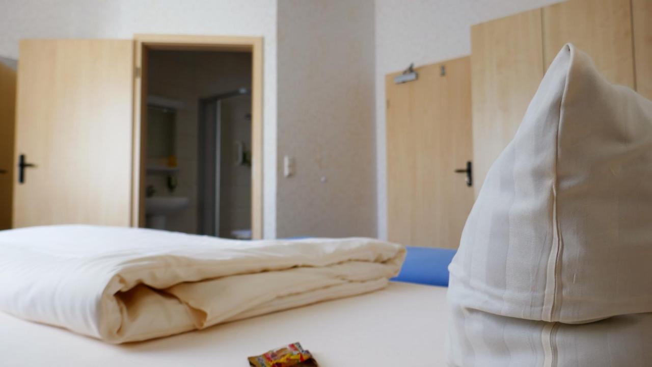 Christliche Gaestehaeuser Weinstrasse Neustadt an der Weinstraße Esterno foto