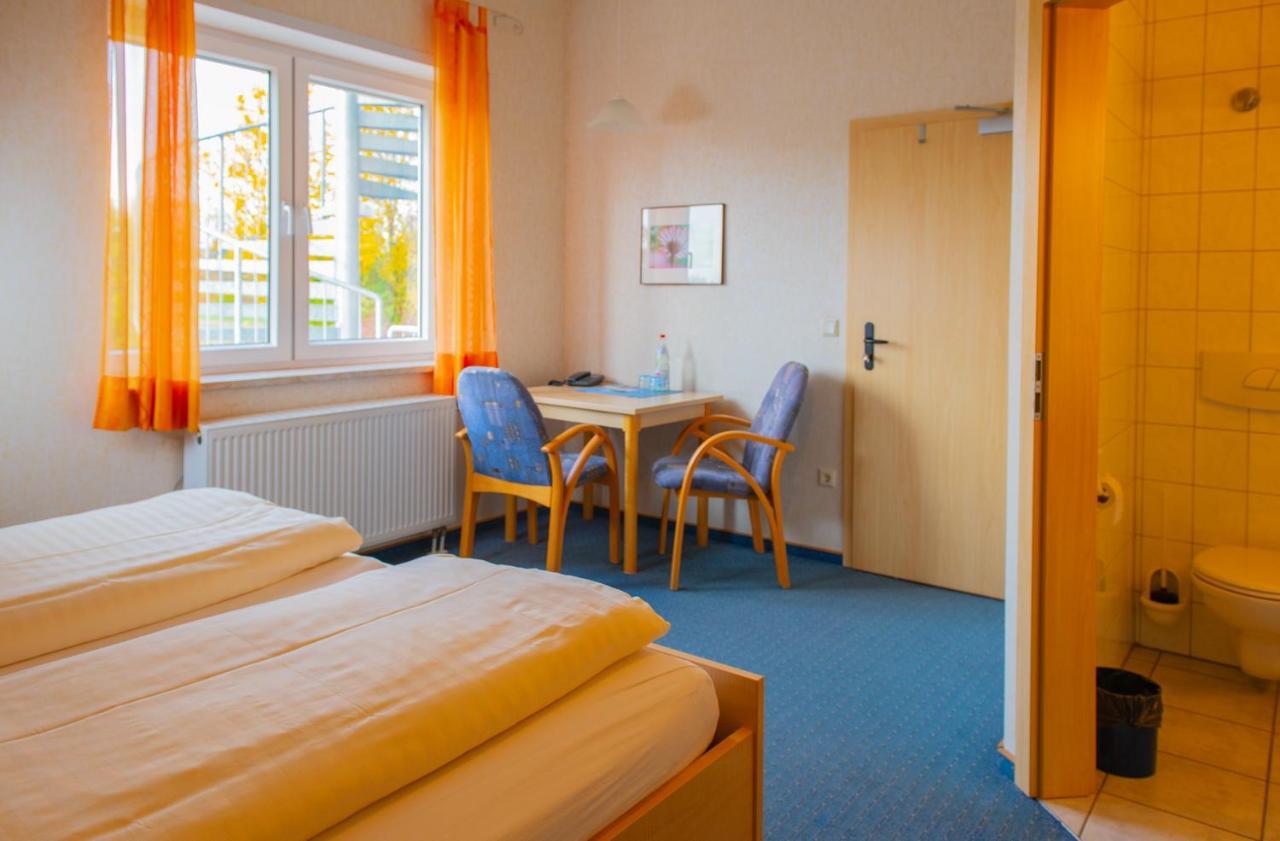 Christliche Gaestehaeuser Weinstrasse Neustadt an der Weinstraße Esterno foto